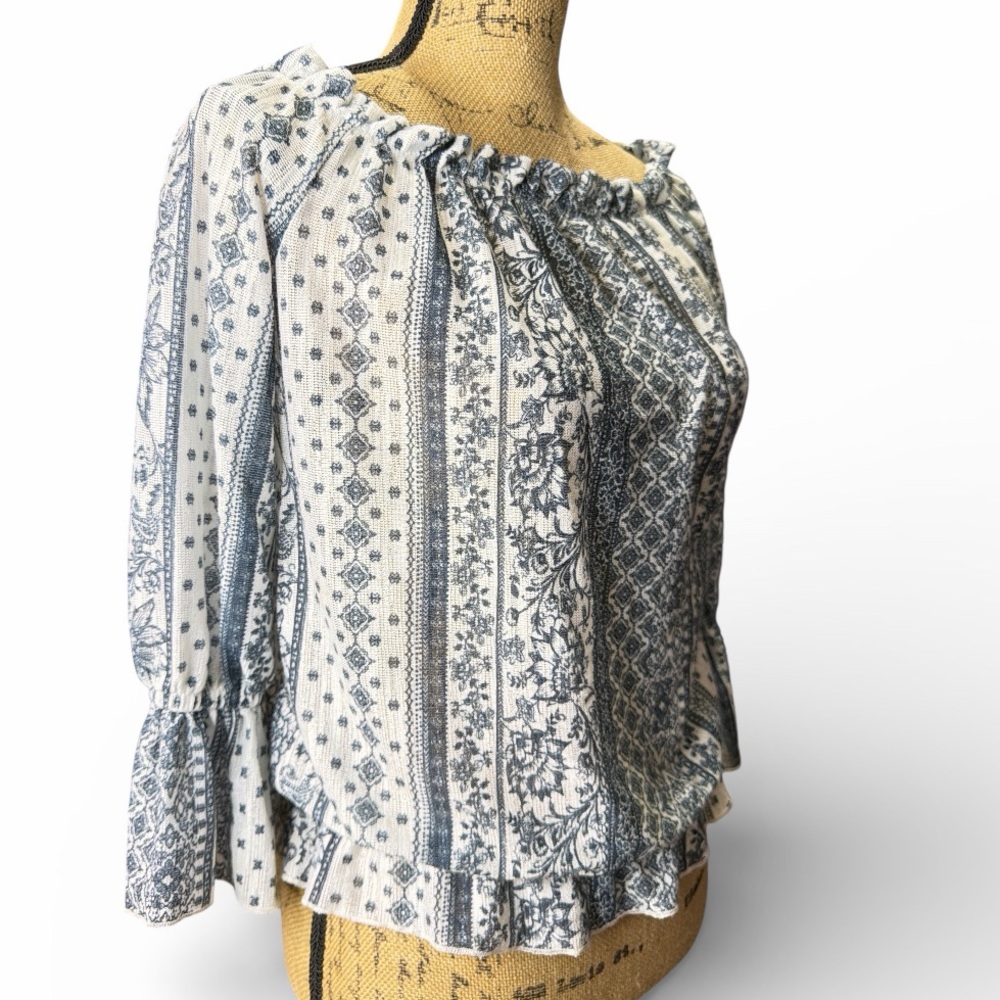 Haute Project Elegant Blue and White Women's Top. EC. Size medium - Picture 3 of 6